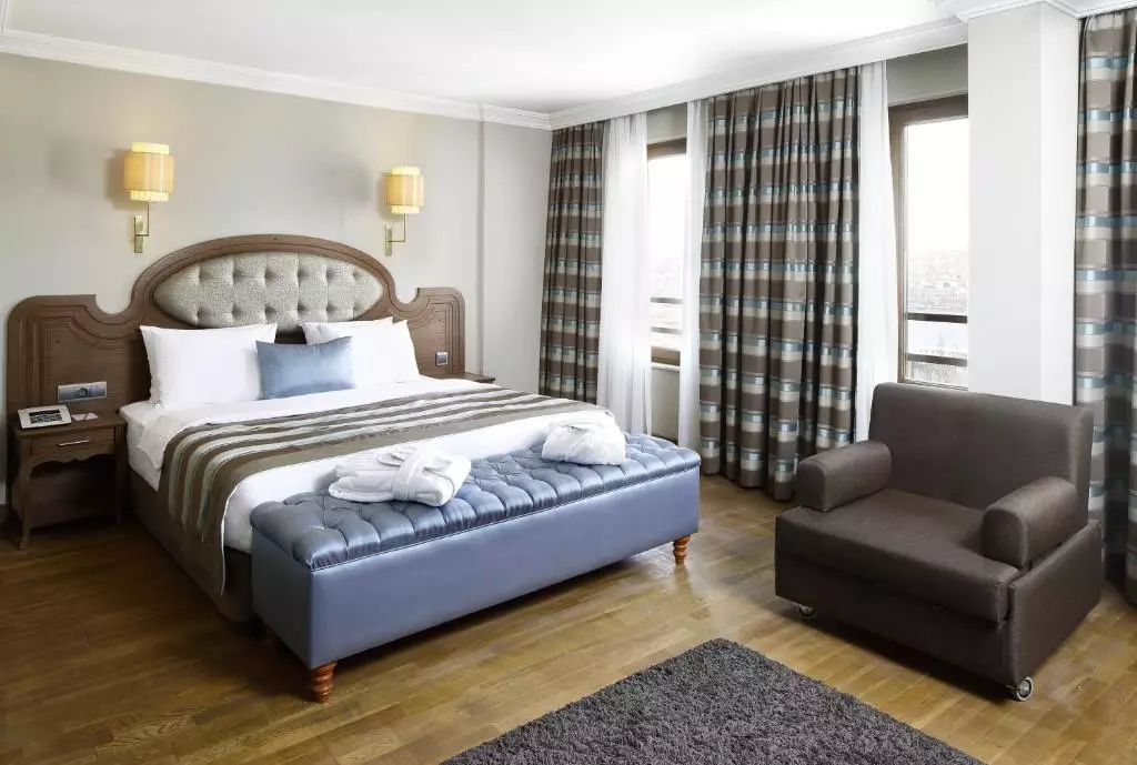 Grand Halic Goldenhorn